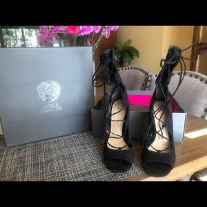 Vince Camuto Mistal Lace-Up Heel Size9